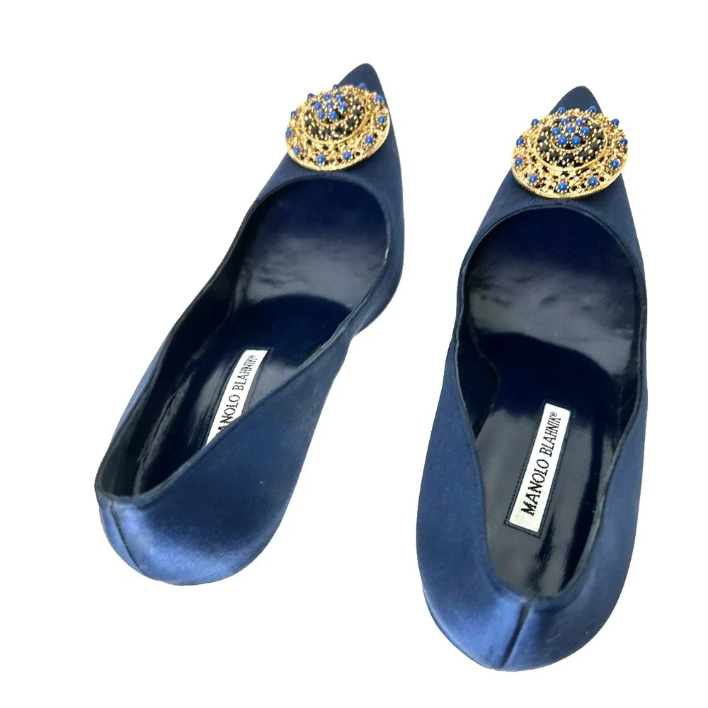 Manolo Blahnik Rigiuba Navy Blue Silk Satin Jeweled Pumps Heels 38 Box Bag
